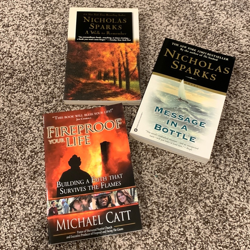 📚 Fireproof Your Life; A Walk To Remember; Message In A Bottle 📚 Book Bundle